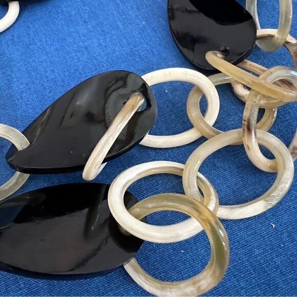 Black Enamell Faux‎ Ivory Chain Link Necklace - Picture 10 of 10